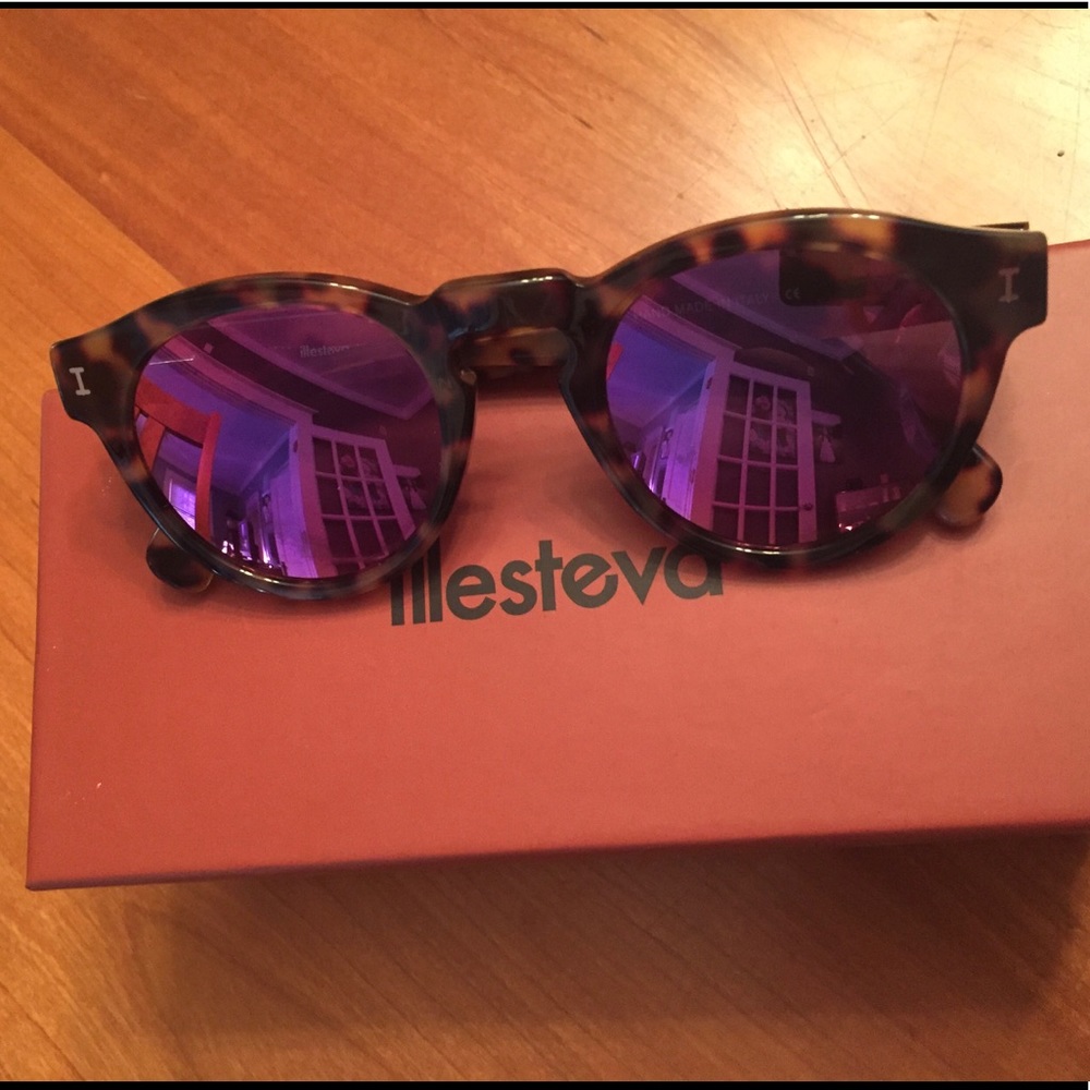 Illesteva Leonard Pink Mirrored Sunglasses